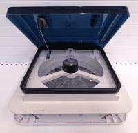 Люк накрышный Mobile Comfort H2828, 280x280мм с вентилятором 12V