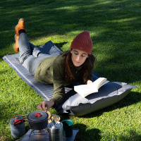 Купить Коврик c подушкой самонадувной Naturehike CNK2300DZ014 D01 серый 6см арт. 6976507663953