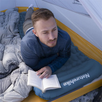 Купить Туристический надувной матрас с насосом Naturehike CNK2300DZ0001 FC-12 синий арт. 6976023929496