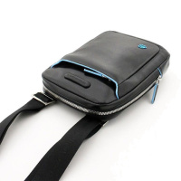 Купить Сумка Piquadro Blue Square, черная, 16x22x4,5 см арт. CA3084B2/N