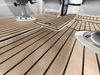 Купить Комплект палубного покрытия Marine Rocket для Феникс 510BR, тик классический, черная полоса, с обкладкой арт. teak_510br_classic_2