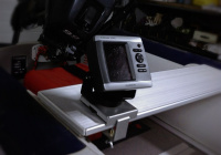 Купить Держатель экрана эхолота DE-150 арт. DE150