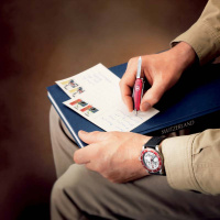 Купить Нож-брелок VICTORINOX Signature, 58 мм, 7 функций, полупрозрачный красный арт. 0.6225.T